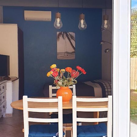 Studio 33 M2 Au Calme Proche Hyeres La Crau Kültér fotó