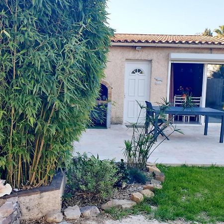 Studio 33 M2 Au Calme Proche Hyeres La Crau Kültér fotó