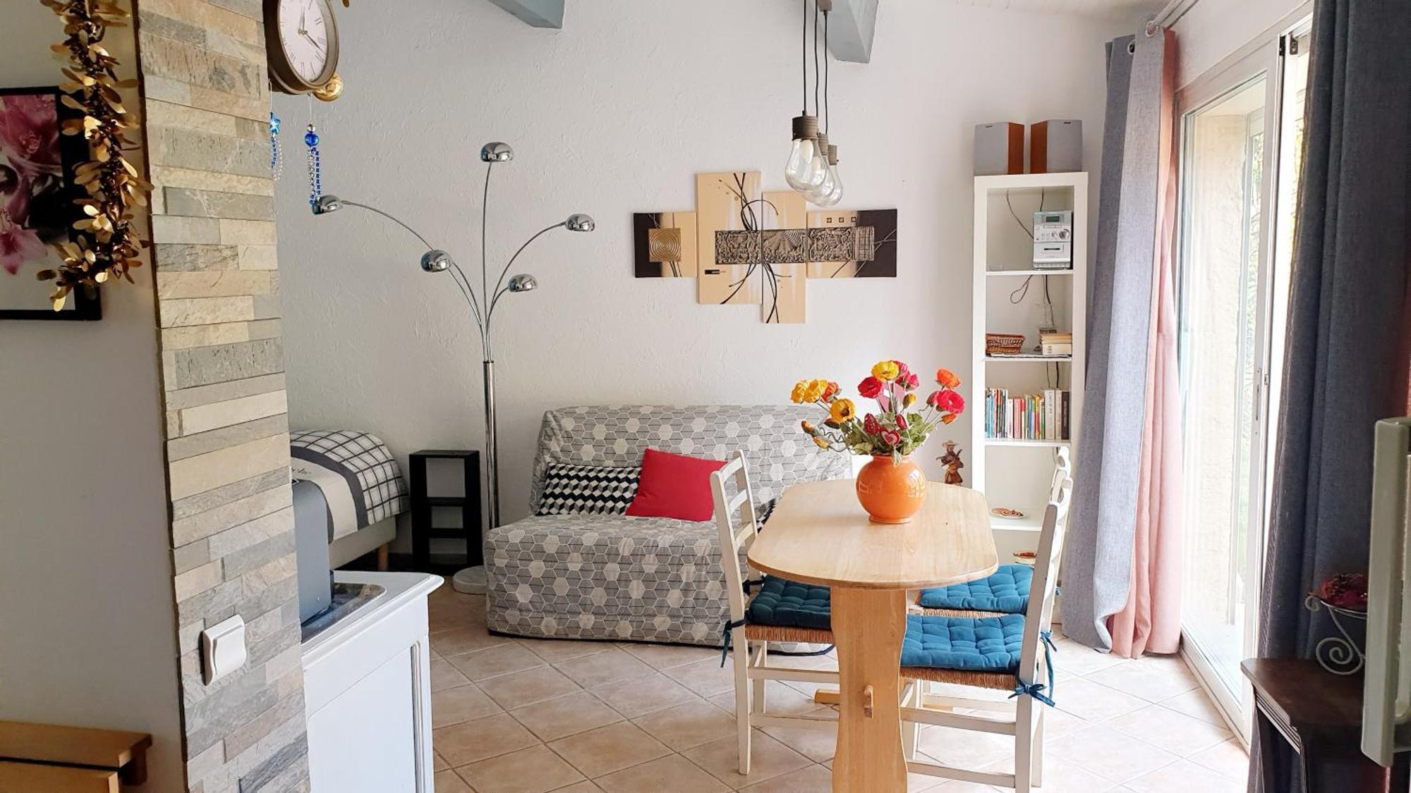 Studio 33 M2 Au Calme Proche Hyeres La Crau Kültér fotó